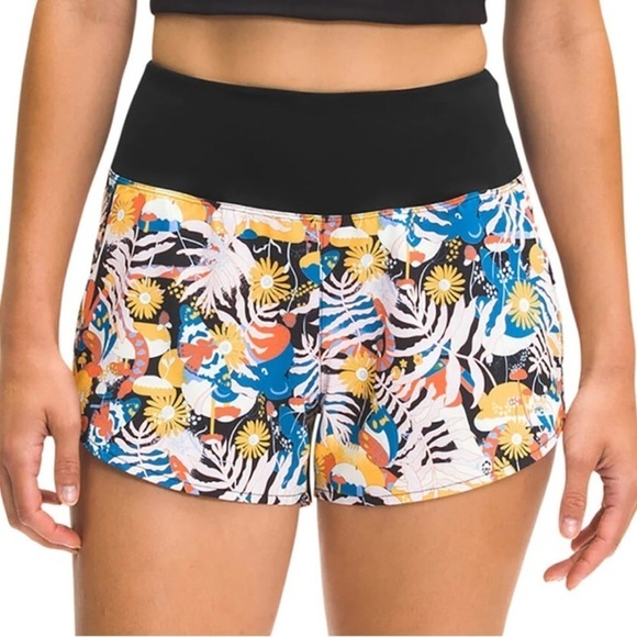 NWT The North Face Women's Printed EA Arque 3 Inch Short - Picture 1 of 7